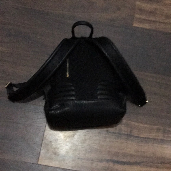 Gorgeous leather and short-hair mini backpack 💋 - Picture 2 of 3